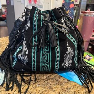 Nena and co medium fringe bucket